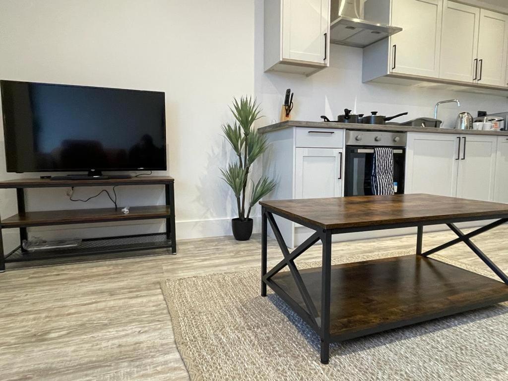 Kingsbridge Point - Cosy One Bed Apartments Near Town Centre, Swindon Buitenkant foto