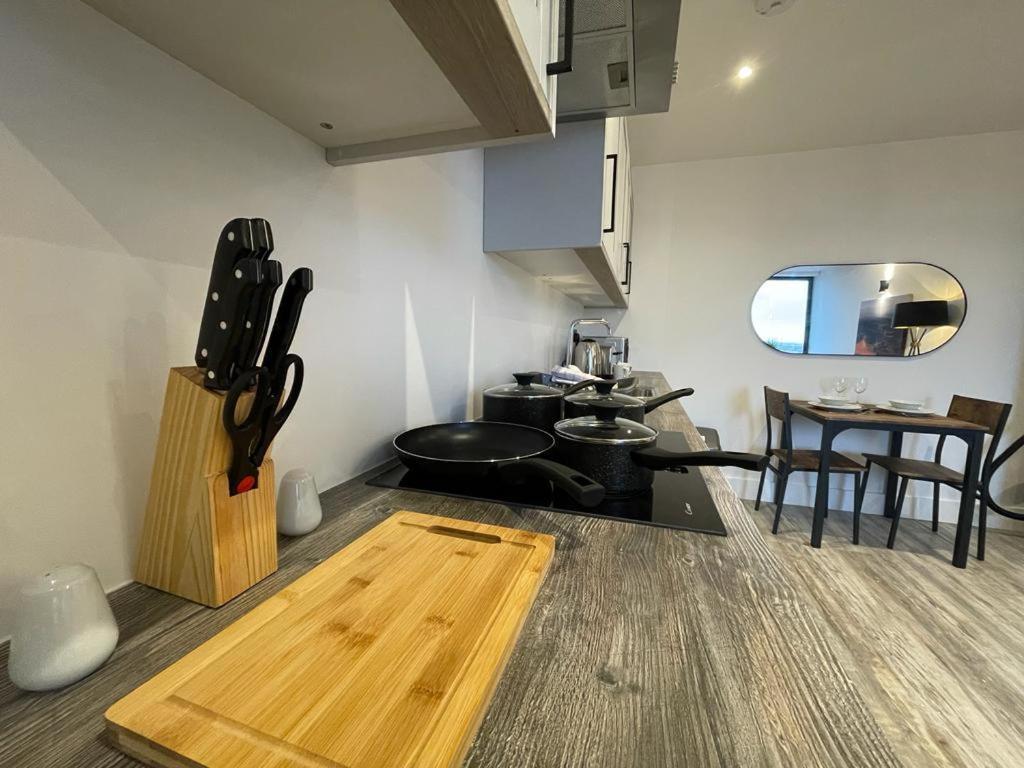 Kingsbridge Point - Cosy One Bed Apartments Near Town Centre, Swindon Buitenkant foto
