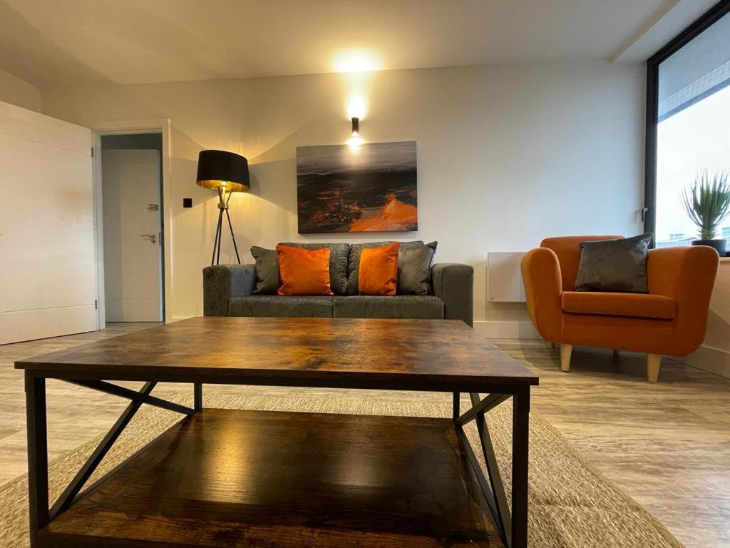 Kingsbridge Point - Cosy One Bed Apartments Near Town Centre, Swindon Buitenkant foto