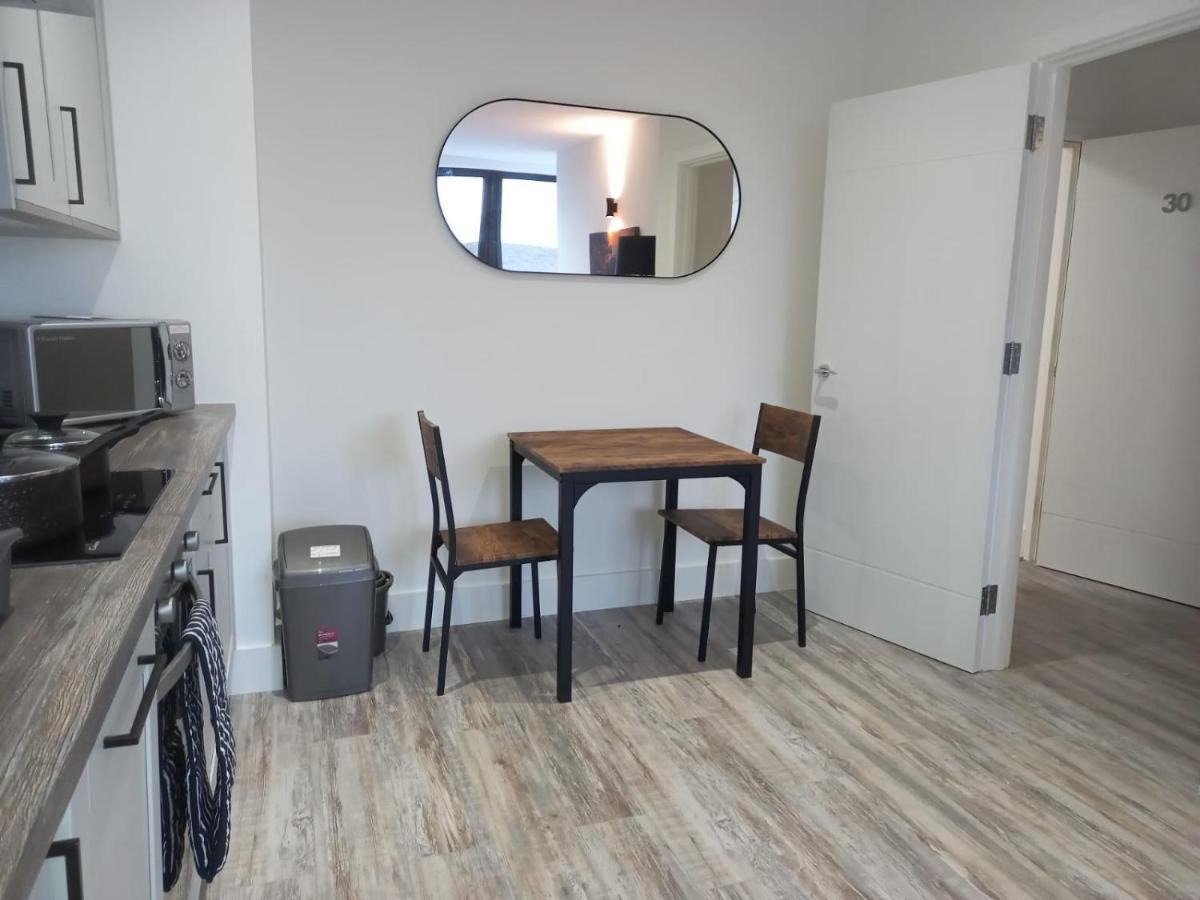 Kingsbridge Point - Cosy One Bed Apartments Near Town Centre, Swindon Buitenkant foto
