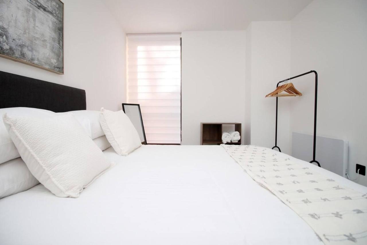 Kingsbridge Point - Cosy One Bed Apartments Near Town Centre, Swindon Buitenkant foto
