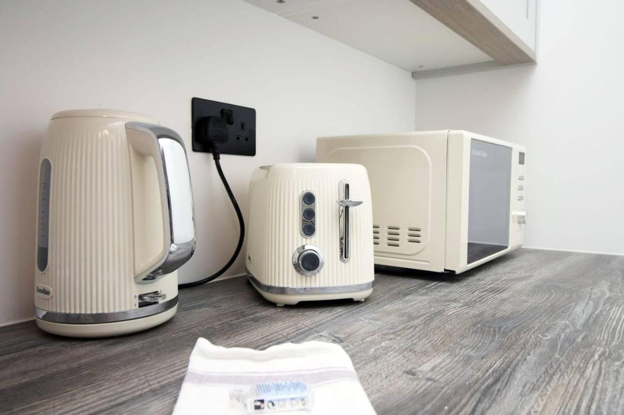 Kingsbridge Point - Cosy One Bed Apartments Near Town Centre, Swindon Buitenkant foto