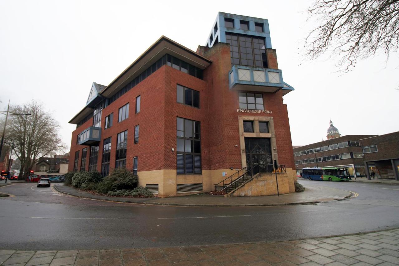 Kingsbridge Point - Cosy One Bed Apartments Near Town Centre, Swindon Buitenkant foto